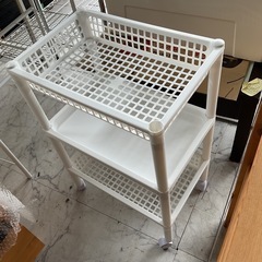 お取引き中です！ワゴン　一ヶ所キャップなし　中古の画像