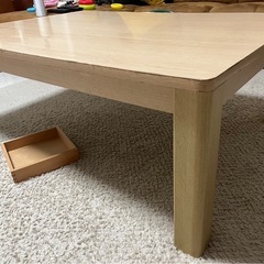 ニトリのコタツ（一本脚折れ）の画像