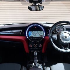 検査7年10月クーパーS ターボ/LEDヘッドライト/デイライト/HDDナビ/Bluetoothオーディオ/アイドリングSTOP/ディーラー記録簿/ワンオーナー車の画像