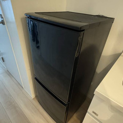 シャープ製中型冷蔵庫 SJ-14X-B