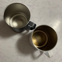 ステンレスコップ 白黒2つの画像