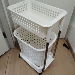 ランドリーバスケット2段　ホワイトカラー