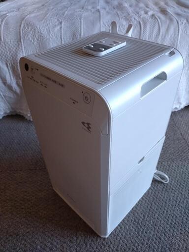 【中古/美品】ダイキン　コンパクト空気清浄機MC55Y-W
