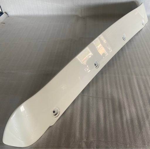 ハイエースオプションリアスポイラー