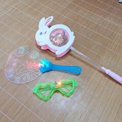 光るおもちゃ✨　３つの画像
