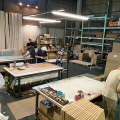 カンタン作業！ホワイトボードおよび壁材製造のお仕事です。の画像