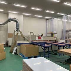 カンタン作業！ホワイトボードおよび壁材製造のお仕事です。の画像