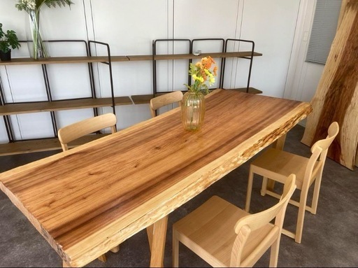紀州杉　一枚板　ダイニングテーブル　新品／未使用