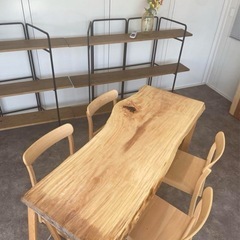 (爆安) 白栃　一枚板テーブル　杢あり　新品／未使用の画像
