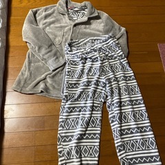 冬物　パジャマ　部屋着　衣類セット　もこもこの画像