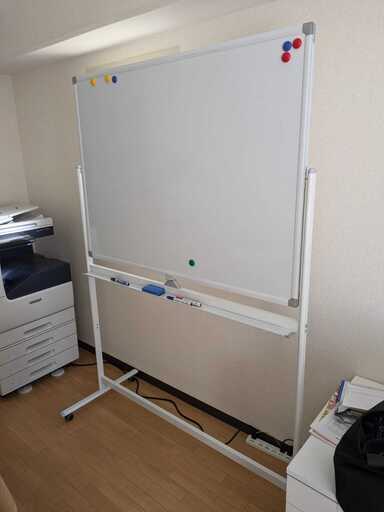 ★美品　ホワイトボード 180x90cm 一台両役 高さ調整脚付き 両面 無地 回転式