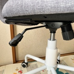 デスクチェア　椅子　グレーの画像