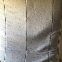 ダブルベッドの画像