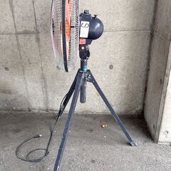 残り2台！工場扇 大型扇風機 羽根径45cm 3本脚 折りたたみ式 2018年 送風機 換気 乾燥 大型サーキュレーター Bの画像
