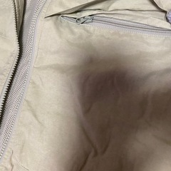 ファスナー付きベストの画像