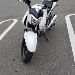 SUZUKI　GSR250  白　良いバイクです。