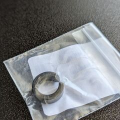 片耳用イヤーカフ（新品）ブラックの画像