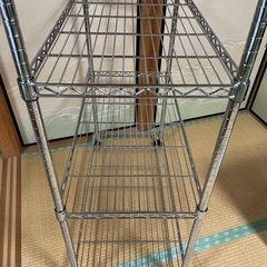 アイリスオーヤマ　メタルラック　4段　ローラー付きの画像