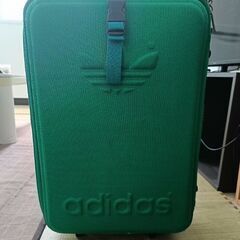ADIDAS 小型スーツケースの画像
