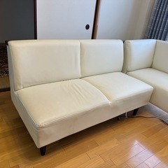 リビングダイニング２人用ソファー　幅130　合成皮革　オフ白　木...