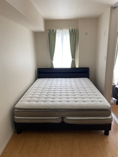 【値下げしました】クイーンベッドのフレームのみ(マットレス欲しい方もご連絡ください)