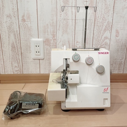 完動品　シンガーロックミシン　3本糸