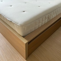 IKEA ベットフレーム　セミダブル　引き出し2個付きの画像