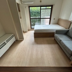 IKEA ベットフレーム　セミダブル　引き出し2個付きの画像