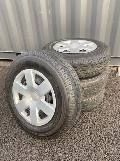 ハイエース 200系 純正ホイール タイヤ付き