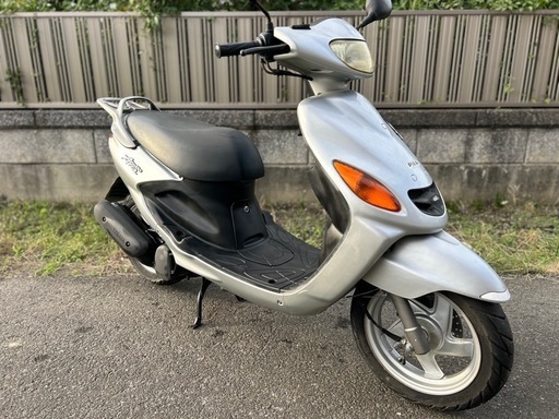 ⭐️走行少❗️グランドアクシス100快速2スト⭐️キャブオーバーホール済みで快調⭐️バッテリー・プラグなど新品交換でさらに快調