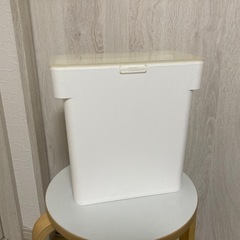 【山崎実業/tower】　米びつ　5kg　中古