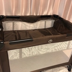 折りたたみベビーベッド　の画像