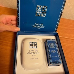 ジバンシー　新品　　石けんと香水セット