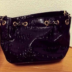 【半額以下】エナメルバッグ ハンドバッグ ミニバッグ ショルダーバッグ 黒　ナチュラルビューの画像