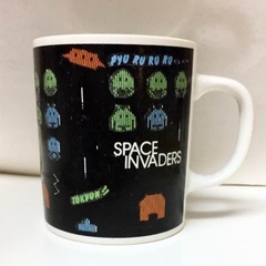 インベーダー マグカップ　コップ　　space invaders