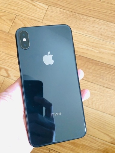 iphone XS 64G sim フリー　キズはないです