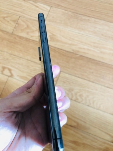 iphone XS 64G sim フリー　キズはないです