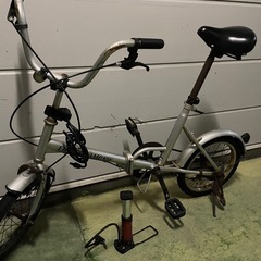 値段交渉可能　折りたたみ自転車、空気入れ