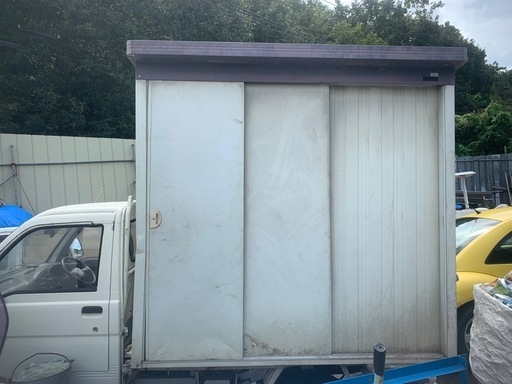 物置き日曜日確認出来ます。平日午後6時(必要の方連絡ください)