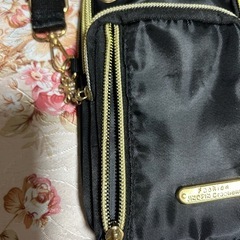 オシャレなスマホショルダーバッグの画像