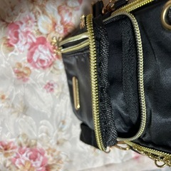 オシャレなスマホショルダーバッグの画像