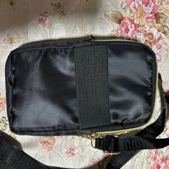 オシャレなスマホショルダーバッグの画像