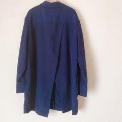 バナナリパブリック　ネイビー ボタン付きシャツ 長袖 スリット入りの画像