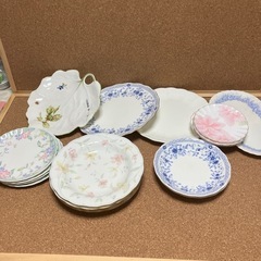 ナルミ　NARUMI BONE CHINA   