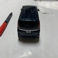 トヨタ　ノア　ミニカー　1/30  の画像