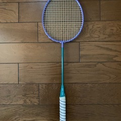 バトミントンラケットの画像