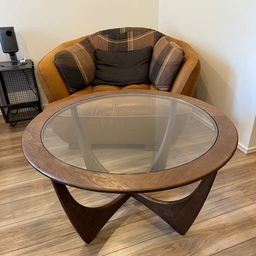 【美品】クラッシュゲート ノル ジース 無垢材×ガラスコーヒーテーブル ガラス丸 美品クラッシュゲート ノル ジース 無垢材×ガラスコーヒーテーブル
