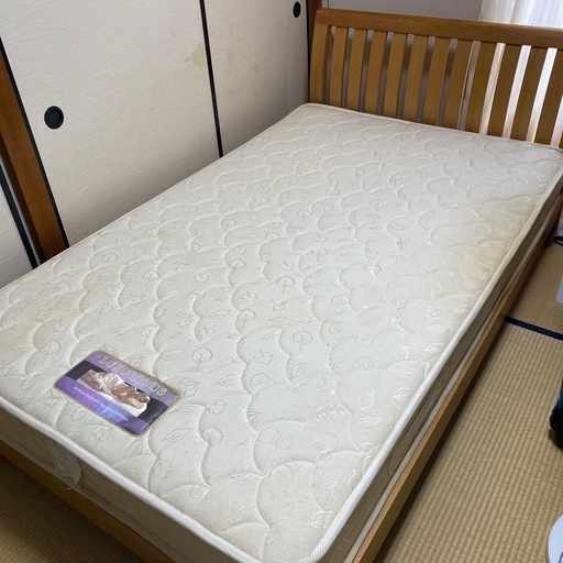 ダブルベッド