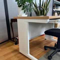 ニトリ　平机　本社で使用美品。100cmの画像