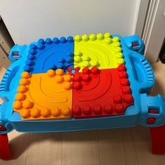 【お値下げしました】メガブロック　ラーニングテーブルの画像